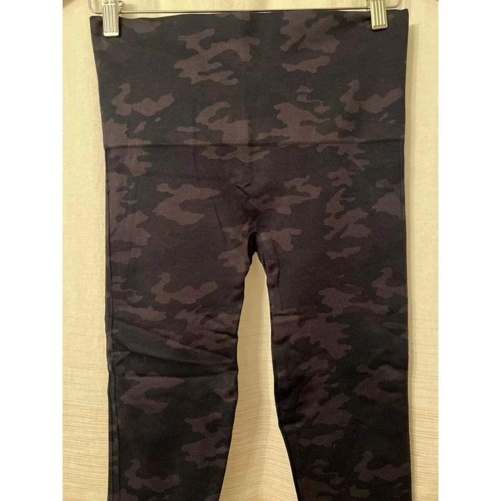 Spanx Look At Me High Waisted Seamless Camo Legging Medium